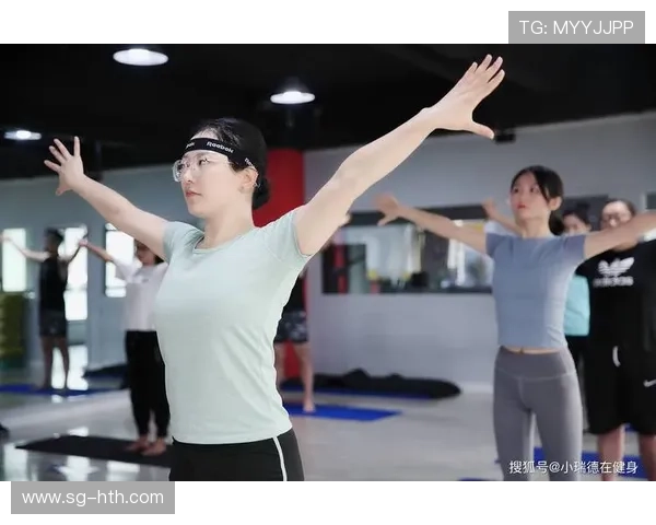 孝感槐荫公园乒乓群像：退休教练免费教学带动跨年龄层健身潮